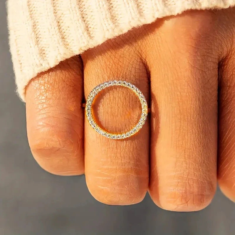 Huitan Round Design Women Ring Simple Style Wedding Party Elegant Finger Accessories Inlaid Shiny CZ Fashion Versatile Jewelry