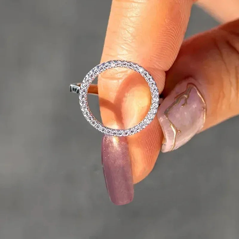 Huitan Round Design Women Ring Simple Style Wedding Party Elegant Finger Accessories Inlaid Shiny CZ Fashion Versatile Jewelry